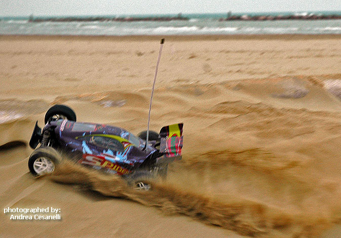 Jamara 4WD spider on sand